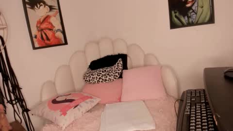 candytyler_ online show from December 22, 12:45 pm