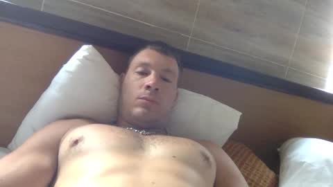 Snapshot of capt_oliver chatting on October 28, 3:51 am follow my twitter  online show from October 28, 3:51 am