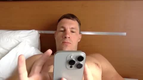 Snapshot of capt_oliver chatting on September 15, 4:25 am follow my twitter  online show from September 15, 4:25 am