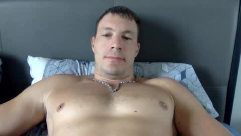 Snapshot of capt_oliver chatting on March 7, 5:07 am follow my twitter  online show from March 7, 5:07 am