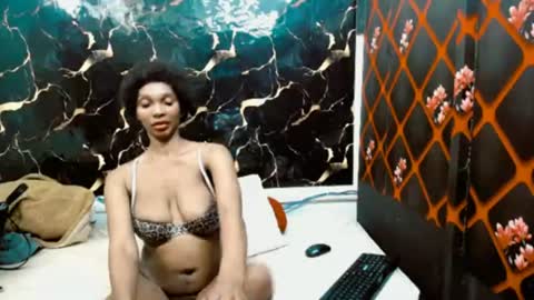 caramelminxx_ online show from July 11, 8:50 am
