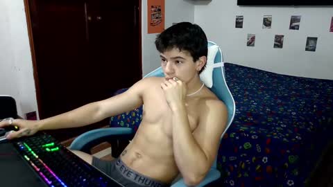 carapalida9008 online show from December 4, 3:59 pm