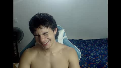 carapalida9008 online show from October 22, 12:25 am