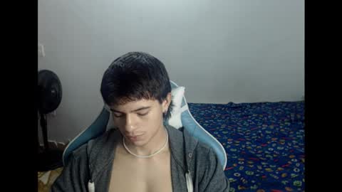 carapalida9008 online show from October 25, 8:20 pm