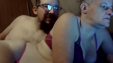 carleeswoman08 online show from December 4, 2:14 am