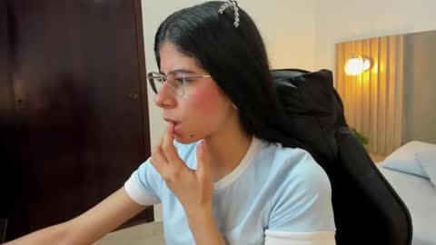 C A R L I N A online show from September 9, 1:33 pm