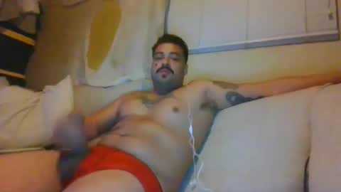 Snapshot of carlosramosmodern chatting on January 8, 2:14 am carlosramosmodern online show from January 8, 2:14 am