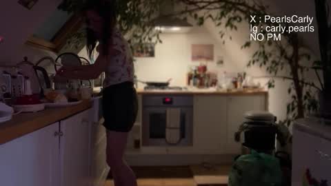 Carly Pearls online show from December 18, 6:31 am