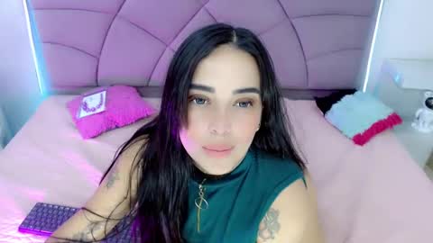 Carolaine01 online show from November 22, 5:44 pm