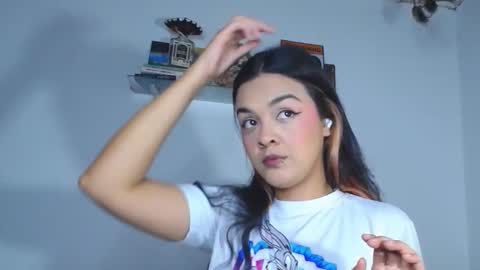 Snapshot of carolina_ml chatting on October 12, 4:43 pm CarolinaM online show from October 12, 4:43 pm