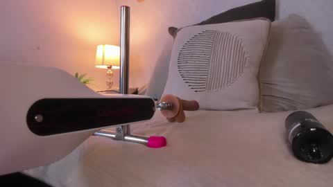  Caroline  online show from April 15, 11:46 am