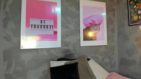  Caroline  online show from October 26, 1:12 pm