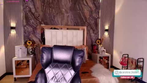 caroline_foster1 online show from April 20, 12:19 pm