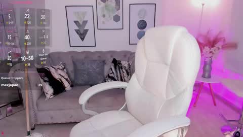 Caroline online show from March 11, 8:41 am