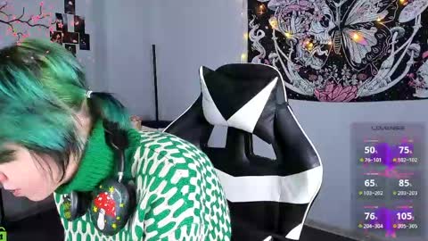 CarolineRichter online show from April 22, 4:08 am