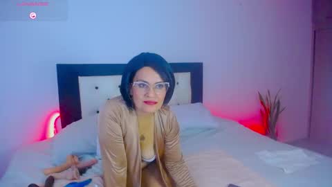 Snapshot of carolinnefiotti chatting on October 9, 8:47 pm CarolinneFiotti online show from October 9, 8:47 pm