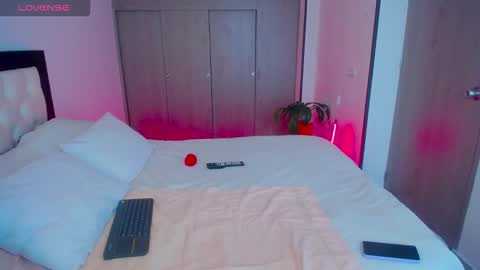 Snapshot of carolinnefiotti chatting on September 13, 5:59 pm CarolinneFiotti online show from September 13, 5:59 pm