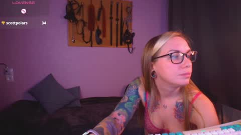 Carrie online show from April 6, 8:10 pm