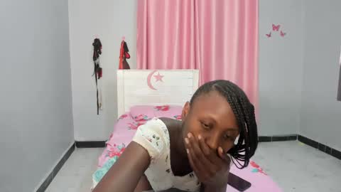 Snapshot of carryswit chatting on December 8, 12:57 am carryswit online show from December 8, 12:57 am