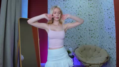 Hello my name is Cassie and my friend Nilo is also here online show from October 10, 6:52 am