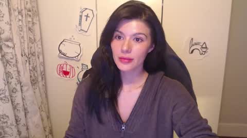 Snapshot of cassiealvarez chatting on October 6, 2:29 am cassiealvarez online show from October 6, 2:29 am