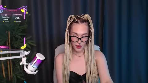 Cassie online show from December 2, 11:14 pm