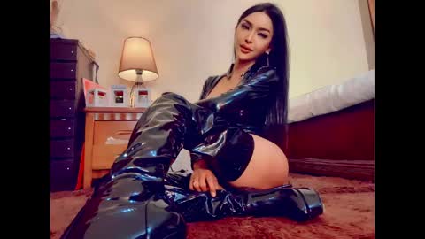 CassieValbalera online show from April 22, 2:52 am