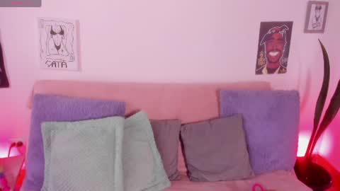 Cata green model independient online show from June 10, 7:24 pm