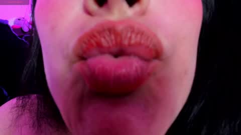 LUU online show from April 18, 2:13 am