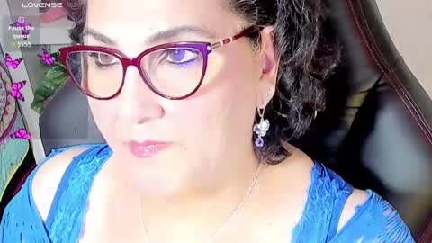 Snapshot of cataleya_mom_ chatting on October 20, 4:17 am cataleya online show from October 20, 4:17 am