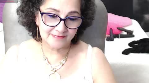 Snapshot of cataleya_mom_ chatting on March 2, 6:59 am cataleya online show from March 2, 6:59 am