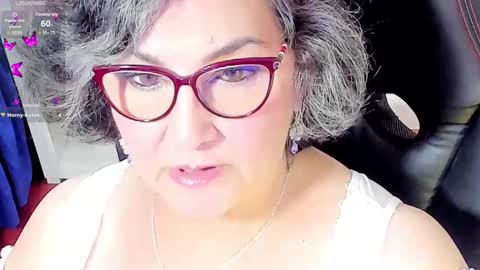 Snapshot of cataleya_mom_ chatting on October 2, 3:27 am cataleya online show from October 2, 3:27 am