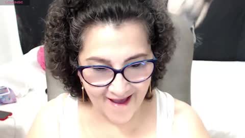 Snapshot of cataleya_mom_ chatting on February 25, 5:41 am cataleya online show from February 25, 5:41 am