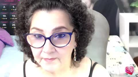 Snapshot of cataleya_mom_ chatting on March 6, 11:53 pm cataleya online show from March 6, 11:53 pm