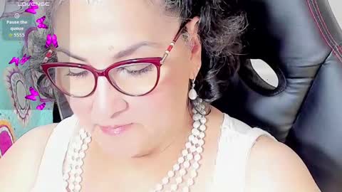 Snapshot of cataleya_mom_ chatting on October 11, 4:28 am cataleya online show from October 11, 4:28 am