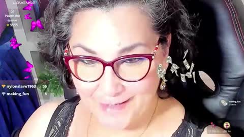 Snapshot of cataleya_mom_ chatting on October 26, 12:06 pm cataleya online show from October 26, 12:06 pm