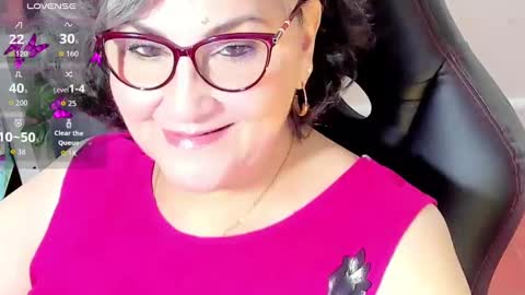 Snapshot of cataleya_mom_ chatting on October 10, 2:17 am cataleya online show from October 10, 2:17 am