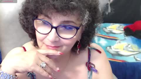 Snapshot of cataleya_mom_ chatting on February 22, 5:23 am cataleya online show from February 22, 5:23 am