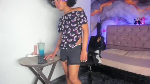 cataleyamoon_ online show from April 21, 8:27 pm