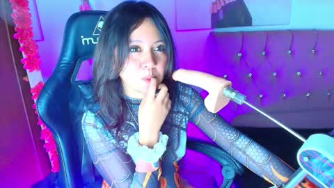 Catalina online show from November 21, 11:03 pm