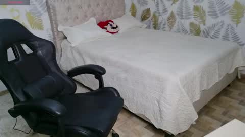 cattleyaangel online show from April 24, 3:47 pm