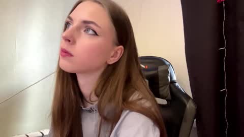 Polly online show from February 22, 9:35 am