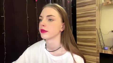 Polly online show from March 1, 9:02 am