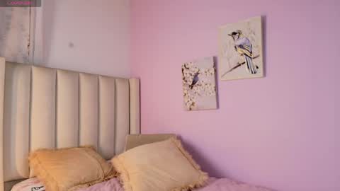 Cay online show from April 17, 2:19 pm