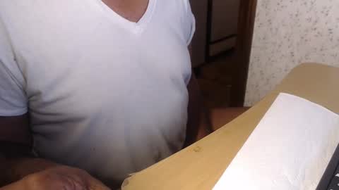 cazzsper2005 online show from April 24, 5:31 am