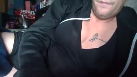 Snapshot of cd4026969 chatting on January 11, 2:47 pm C.d slut4u online show from January 11, 2:47 pm