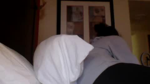 Snapshot of cece_vibez chatting on December 2, 5:21 pm cece_vibez online show from December 2, 5:21 pm