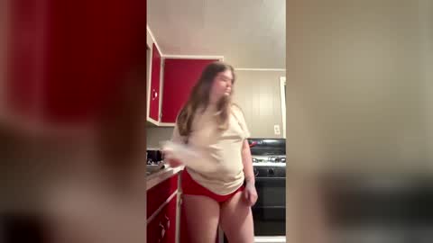 cecerose813 online show from April 5, 12:18 am