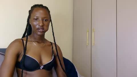 cee_queen online show from July 12, 8:17 am