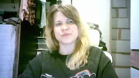 celeste_naughty_ online show from April 15, 10:51 am